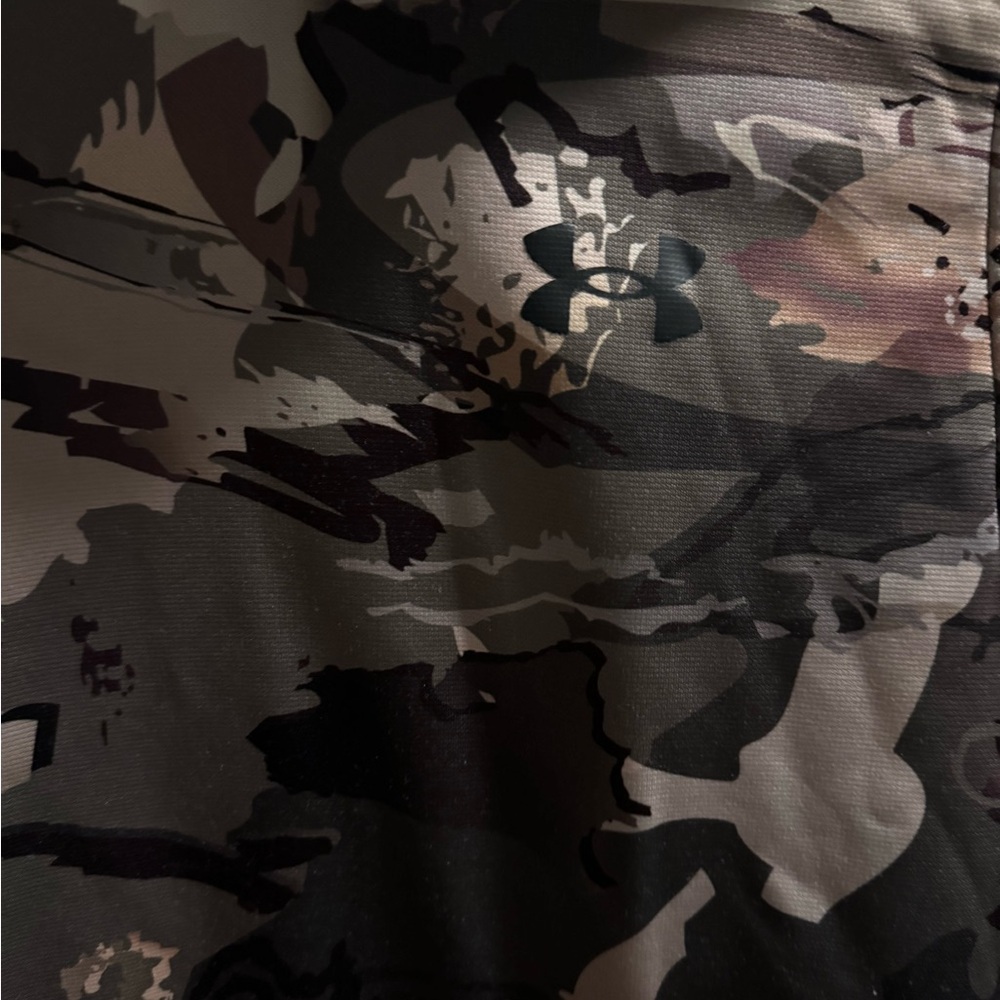 Youth boys under armour hoody size small